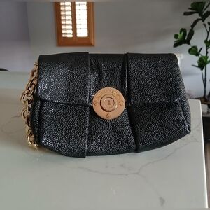 Henri Bendel Wristlet Clutch in  Black